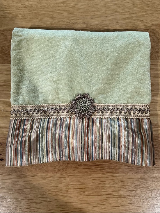 Avanti Other - Avanti Decorative Pastel Green Large Barh Towel with decorative trim